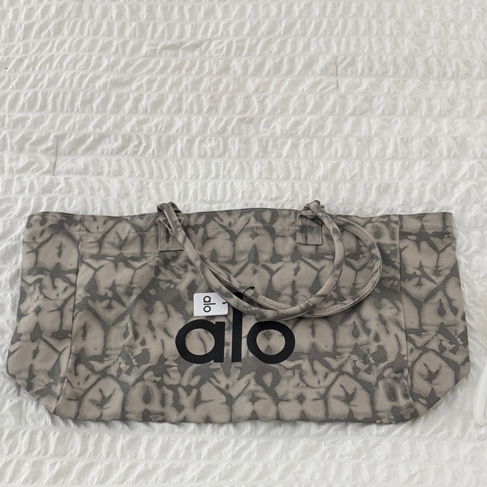 New Alo Canvas Bag
